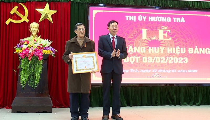 trao huy bhieu dang 1