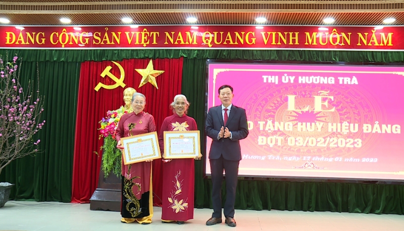 trao huy bhieu dang 2