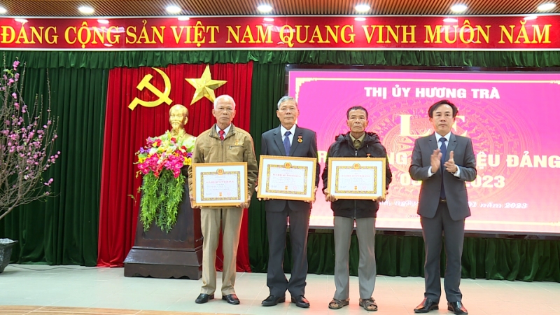 trao huy bhieu dang 5