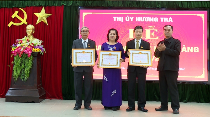 trao huy bhieu dang 6