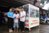 Ban quản lý mô hình phát bánh mì miễn phí cho bà con khó khăn