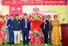 Lãnh đạo thị xã Hương Trà tặng hoa chúc mừng thôn An Thuận đạt chuẩn nông thôn mới kiểu mẫu