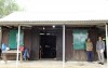 Phó chủ tịch UBND thị xã Hương Trà Đỗ Ngọc An đến thăm hộ ông Lê Văn Mạnh ở thôn Hòa Dương, xã Bình Thành thuộc diện hộ khó khăn đang được hỗ trợ sữa chữa nhà