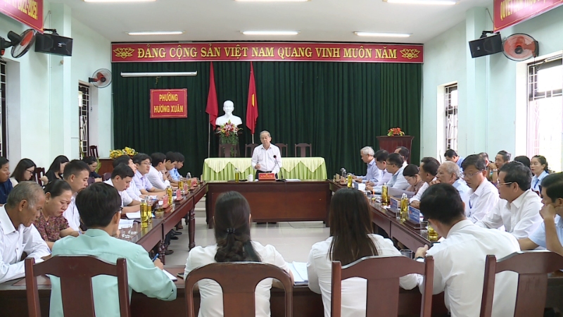 Quang cảnh buổi làm việc