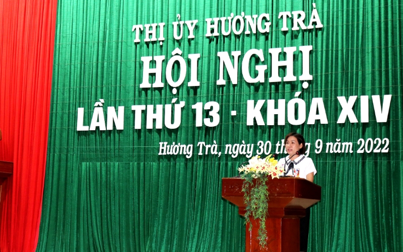 anh 2 chi hue