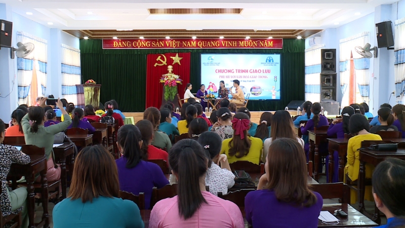 Hương Trà: 130 cán bộ, hội viên phụ nữ tham gia diễn đàn giao lưu “Phụ nữ với văn hoá giao thông”