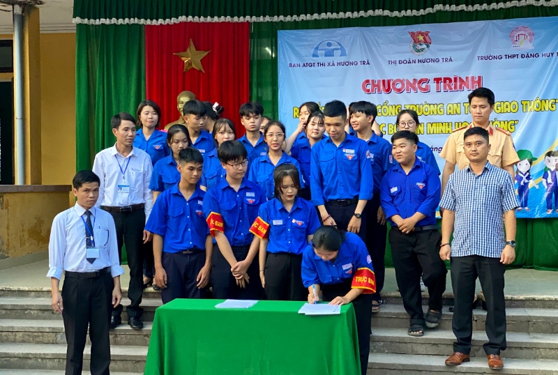cong truong atgt 2