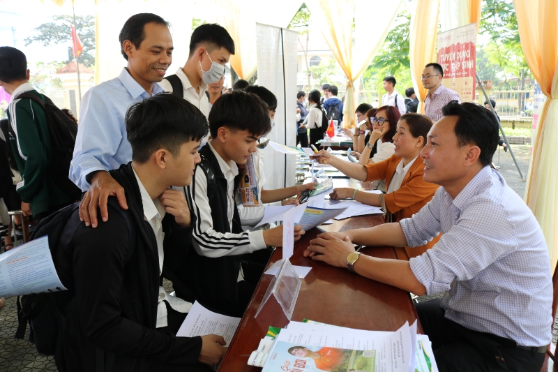 khai mac san giao dich viec lam 2022 6