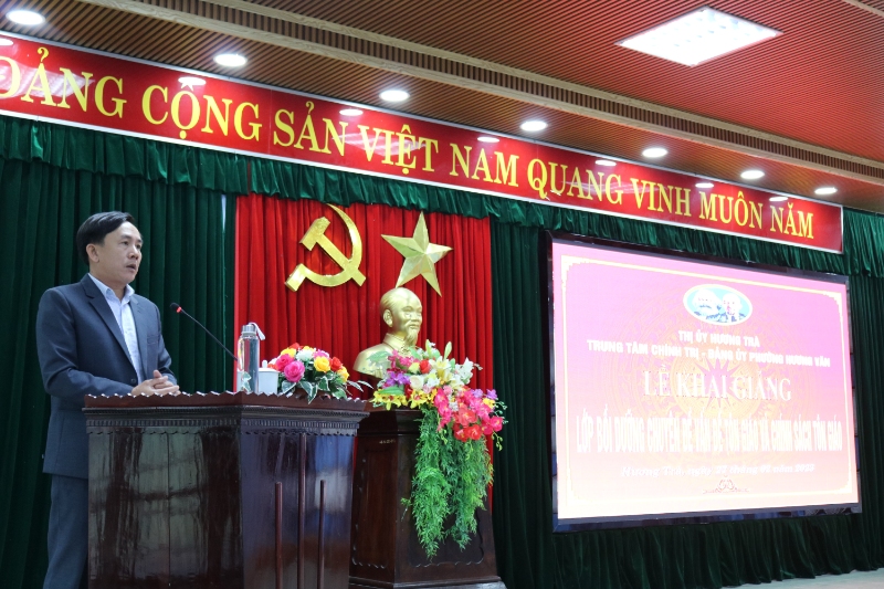 Bồi dưỡng chuyên đề “Vấn đề tôn giáo và chính sách tôn giáo”