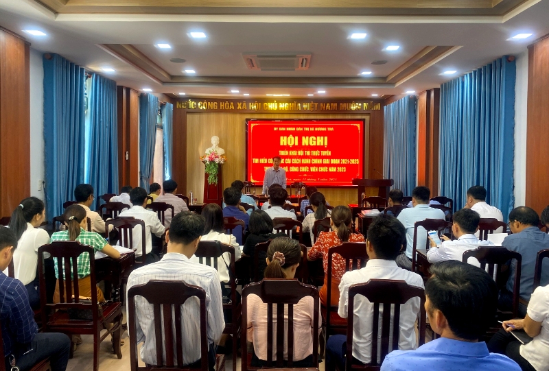 Quang cảnh cuộc họp