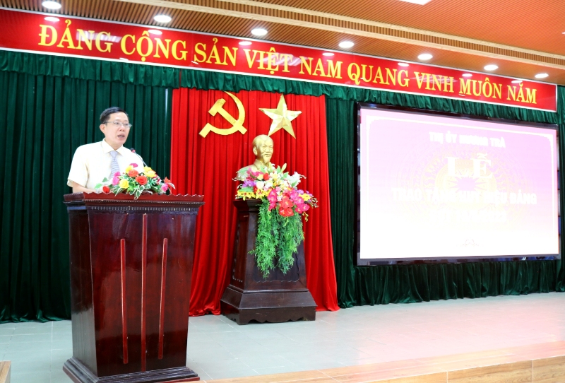 trao huy hieu dang 19 5 11