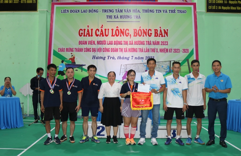 giai cau long bon ban 2023 7