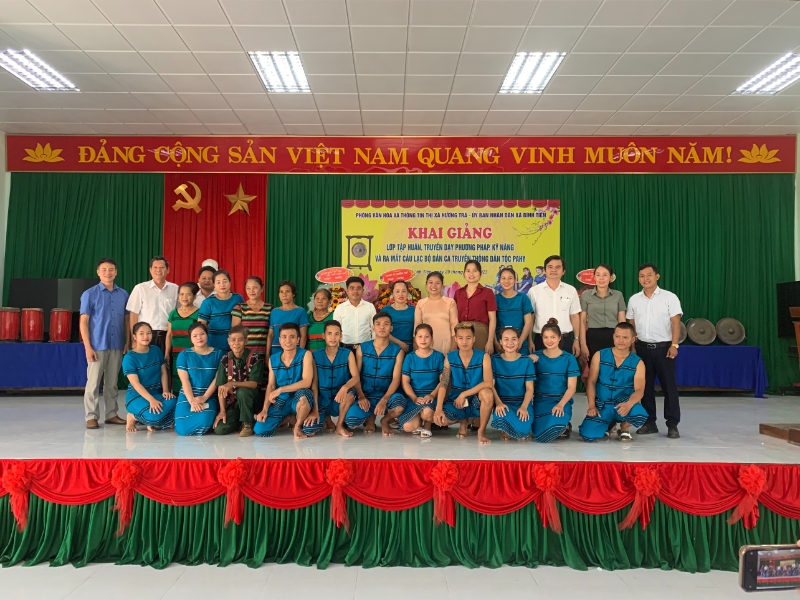ra mat cau lac bo dan ca truyen thong dan toc pahy xa binh tien thi xa huong tra