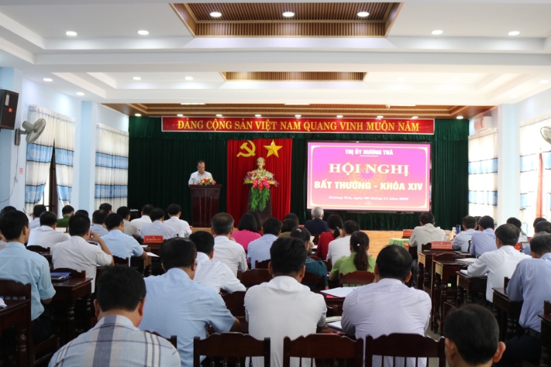 Toàn cảnh Hội nghị Thị ủy khóa XIV (bất thường)
