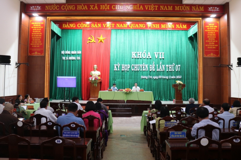 Toàn cảnh kỳ họp chuyên đề lần thứ 07, Hội đồng nhân dân thị xã khóa VII, nhiệm kỳ 2021-2026
