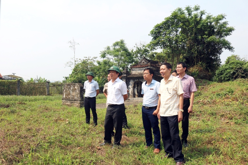 Bí thư Tỉnh ủy Lê Trường Lưu đi thăm, khảo sát di tích lịch sử cấp quốc gia Tháp đôi Liễu Cốc tại TDP Xuân Tháp, phường Hương Xuân