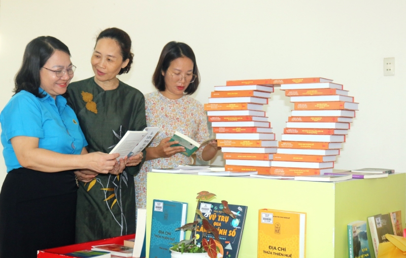 Hương Trà: Chia sẻ giá trị của sách đến đoàn viên, người lao động