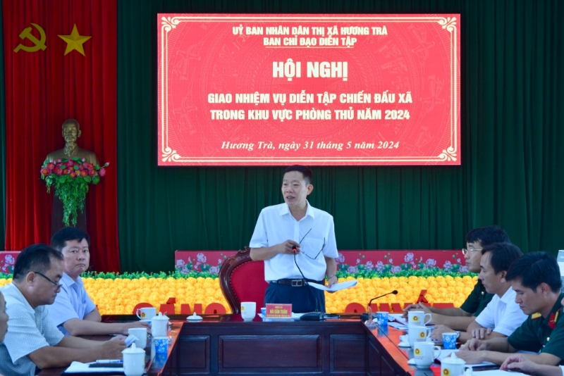 dong chi ha van tuan tinh uy vien bi thu thi uy truong ban chi dao dien tap thi xa nam 2024 chi dao mot so noi dung