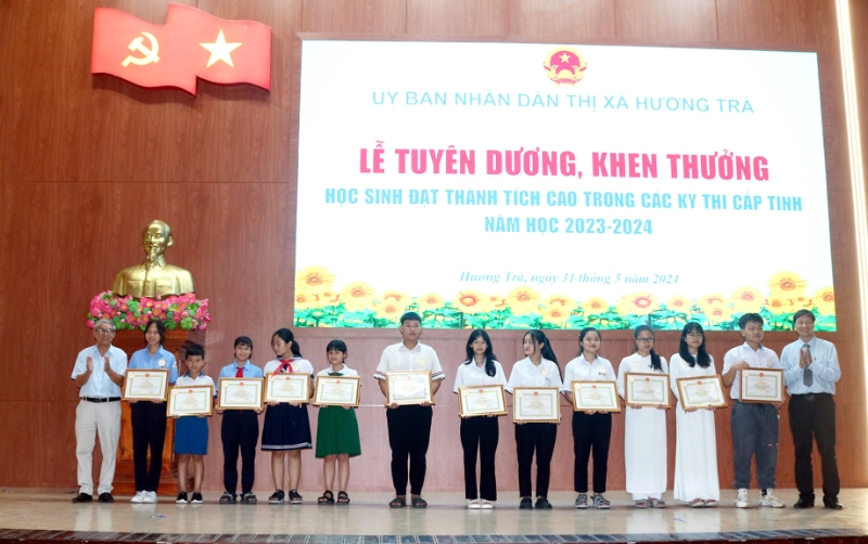 tuyen duong khen thuong hoc sinh gioi 5