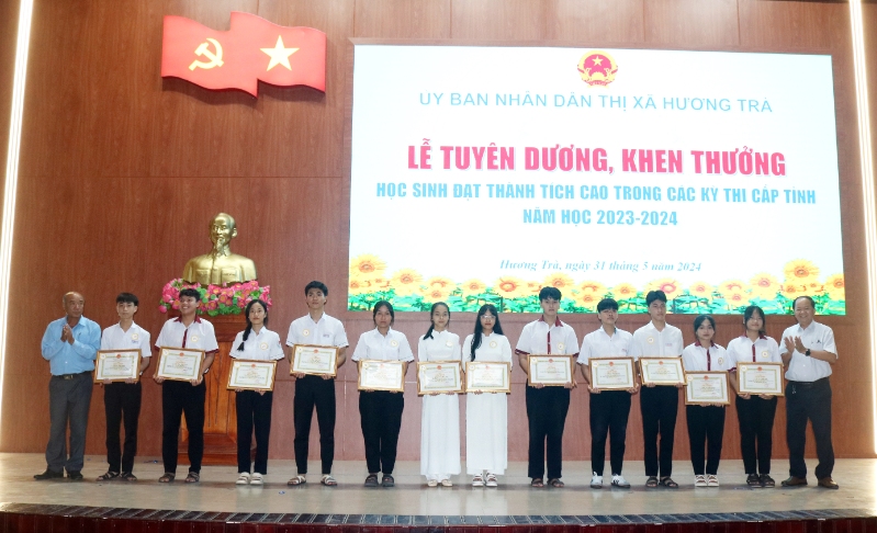 tuyen duong khen thuong hoc sinh gioi 7