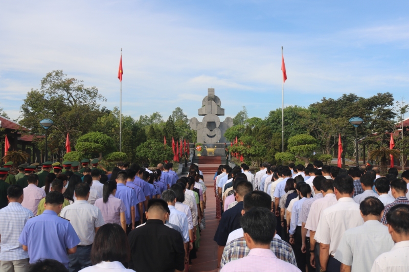 Toàn cảnh lễ Dâng hương Kỷ niệm 79 năm Cách mạng Tháng Tám thành công và Quốc khánh 2/9