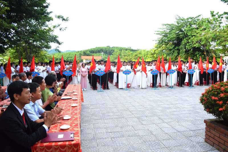 nam hoc 2024 2025 truong thpt binh dien don chao 219 em hoc sinh lop 10