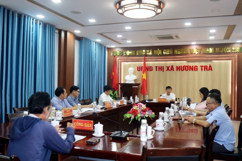Chủ tịch UBND thị xã Hương Trà Nguyễn Duy Hùng tiếp công dân định kỳ tháng 10/2024