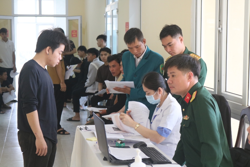 Hương Trà: Khám tuyển sức khỏe nghĩa vụ quân sự năm 2025
