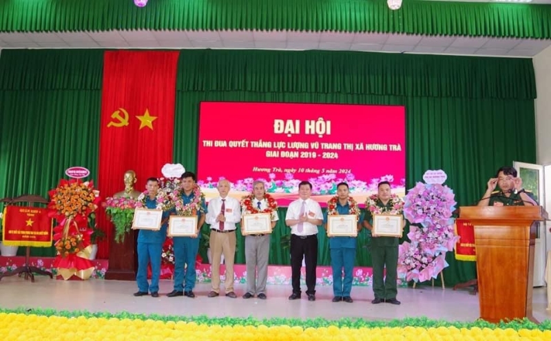 Lực lượng vũ trang phường Hương Văn chung sức xây dựng nền Quốc phòng toàn dân vững chắc