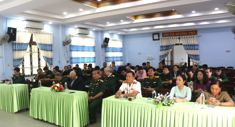 cac dai bieu tham du tai buoi gap mat ky niem