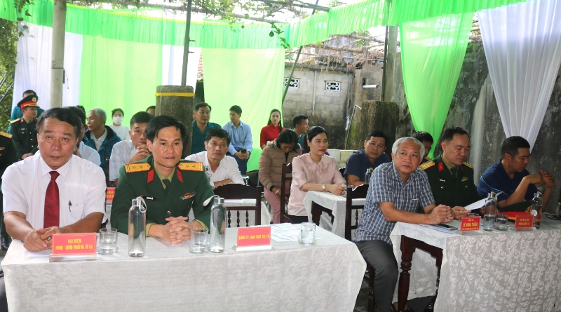 cac dai bieu tham du tai buoi khanh thanh