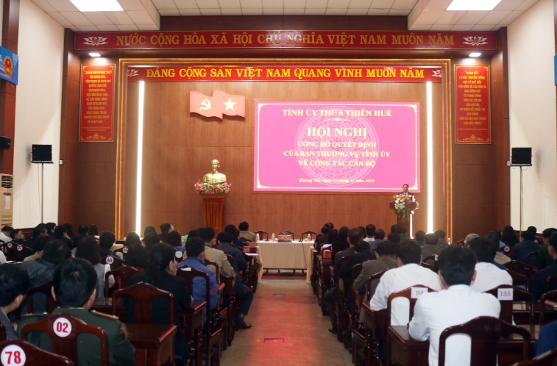cong bo quyet dinh bo nhiem bi thu thi uy 1