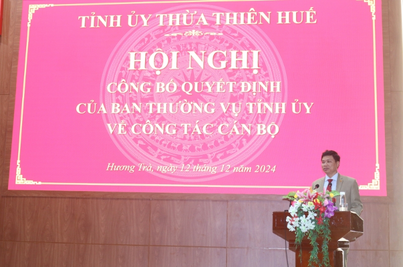 cong bo quyet dinh bo nhiem bi thu thi uy 2
