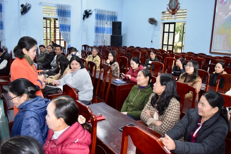 giang vien truong cao dang du lich hue nguyen thi hoai son pho bien noi dung tap huan cho cac hoc vien
