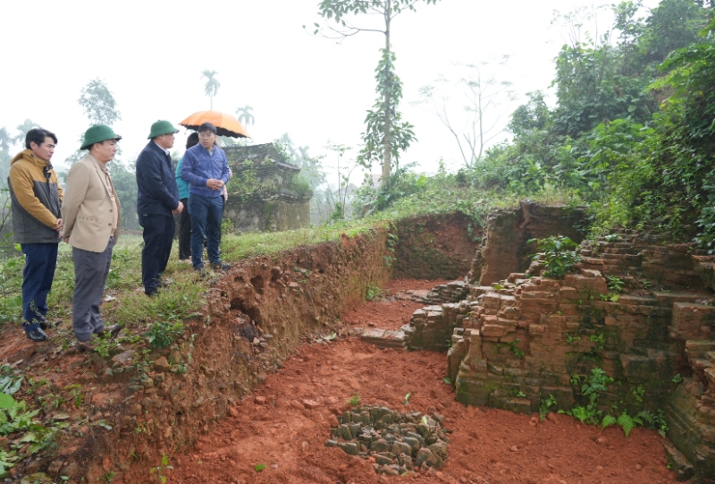 Phát triển du lịch dựa trên thế mạnh giá trị di sản văn hóa, làng nghề truyền thống