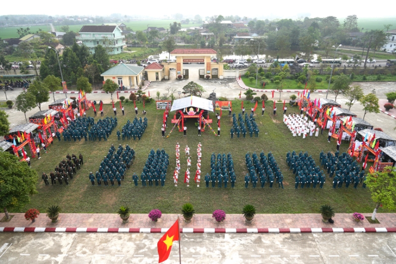 Hương Trà: Lễ ra quân huấn luyện năm 2025 và phát động đợt thi đua cao điểm "Thần tốc - quyết thắng"