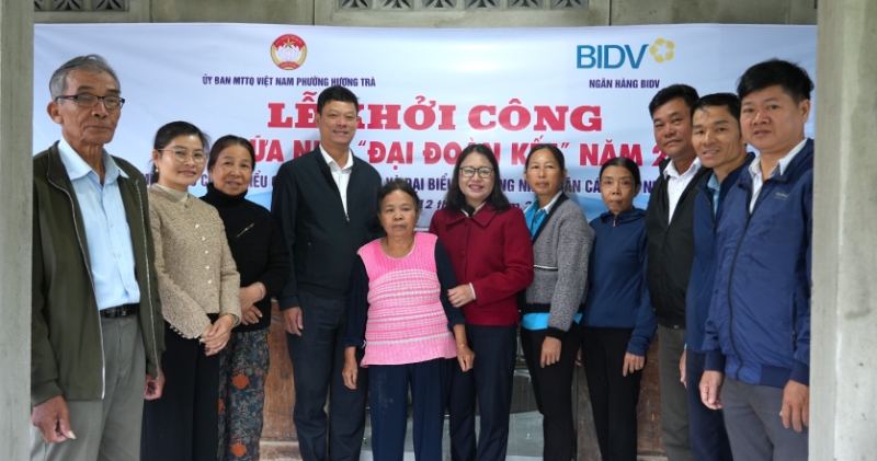 Khởi công sửa chữa nhà Đại đoàn kết cho hộ nghèo tại phường Hương Trà