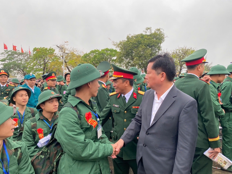 Hương Trà: 45 thanh niên hăng hái lên đường nhập ngũ năm 2026